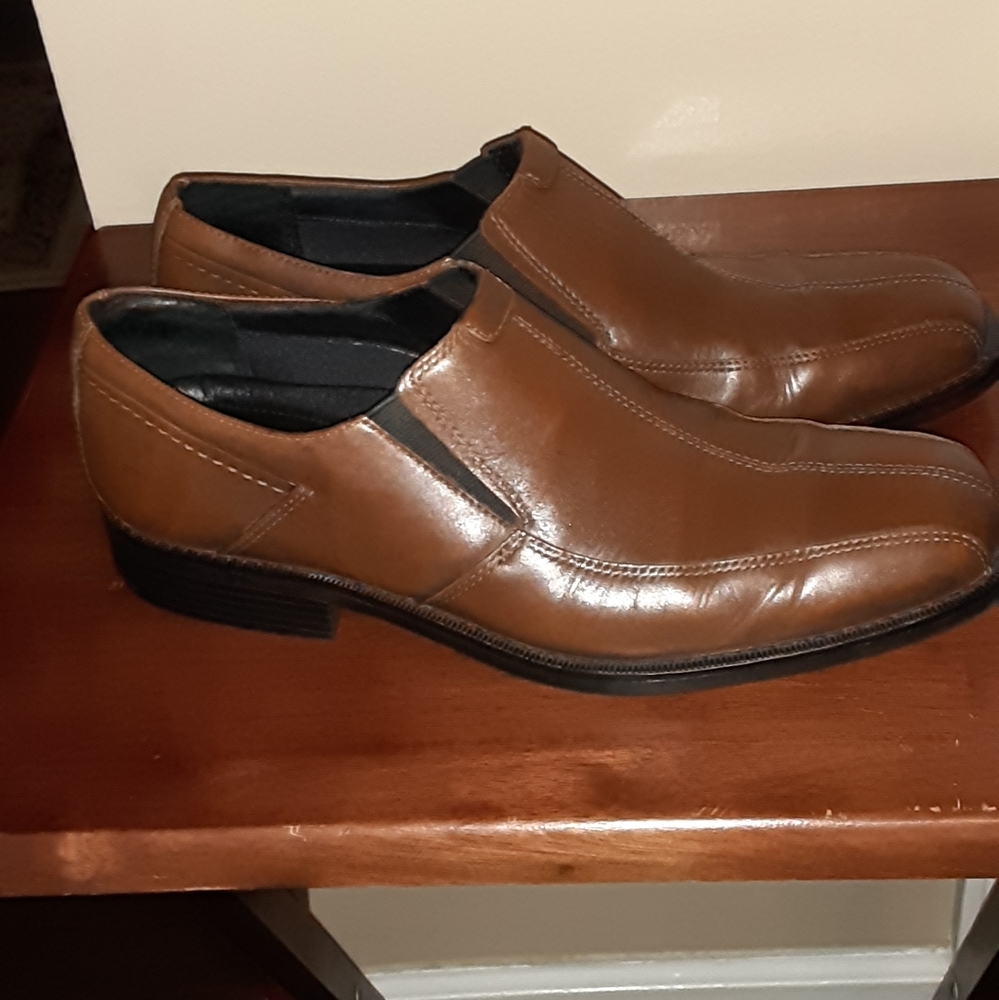 Shoes - Picture 15 of 16